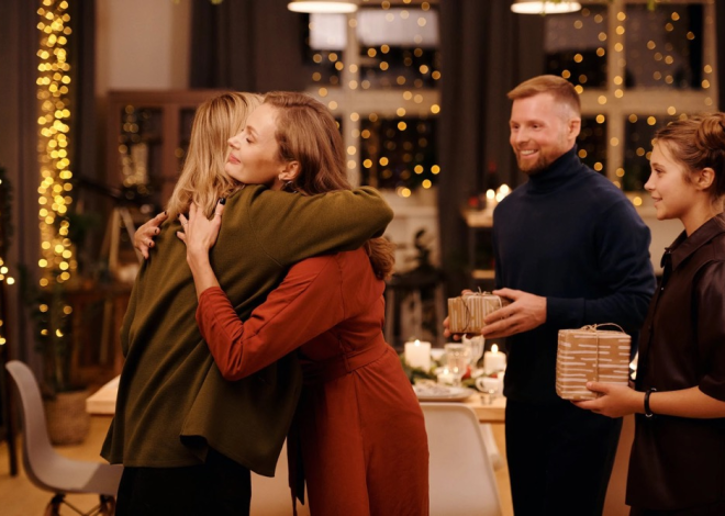 Christmas Gifts for Colleagues: Thoughtful Ideas for Every Office Relationship