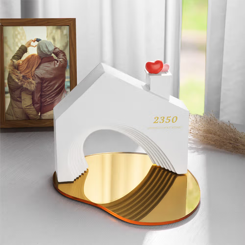 Sweet House desktop ornament with tray